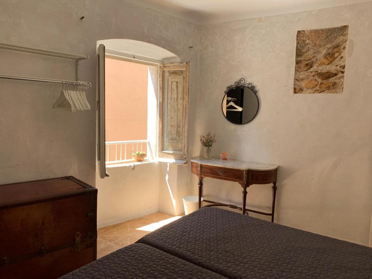 Notaria-Apartamento Y Estudio En Casco Antiguo, Al Lado De Playa, Rambla Y Monasterio, Con Acceso A Terraza Ajardinada Sant Feliu de Guíxols Luaran gambar