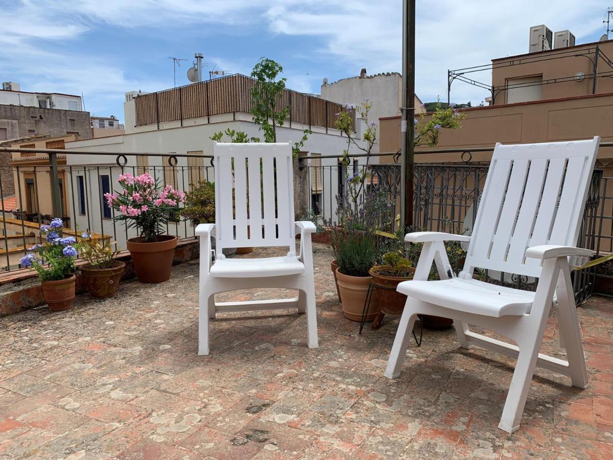 Notaria-Apartamento Y Estudio En Casco Antiguo, Al Lado De Playa, Rambla Y Monasterio, Con Acceso A Terraza Ajardinada Sant Feliu de Guíxols Luaran gambar