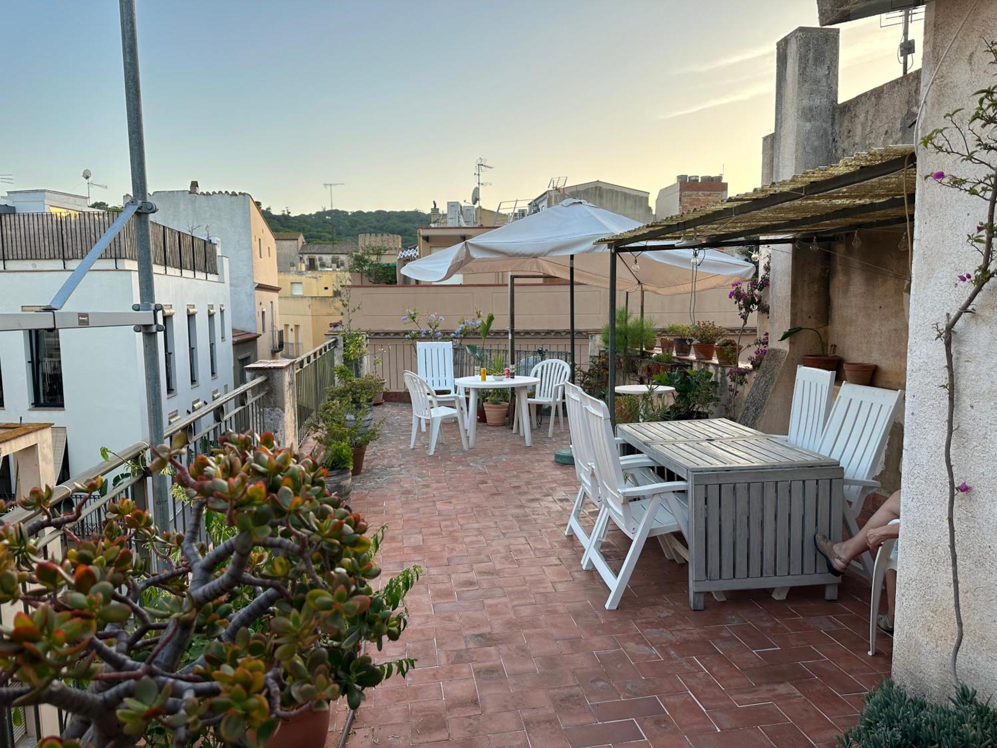 Notaria-Apartamento Y Estudio En Casco Antiguo, Al Lado De Playa, Rambla Y Monasterio, Con Acceso A Terraza Ajardinada Sant Feliu de Guíxols Luaran gambar