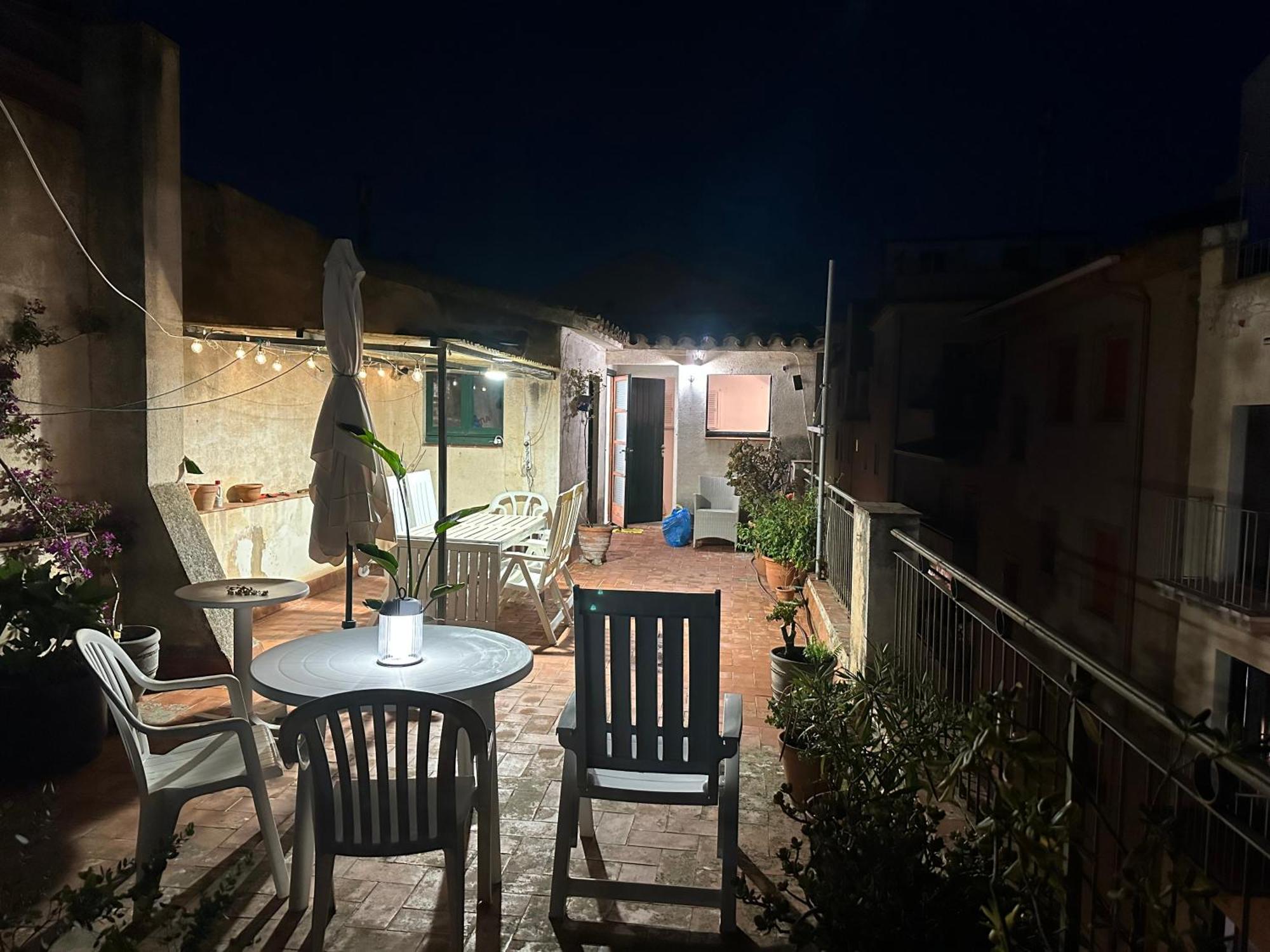 Notaria-Apartamento Y Estudio En Casco Antiguo, Al Lado De Playa, Rambla Y Monasterio, Con Acceso A Terraza Ajardinada Sant Feliu de Guíxols Luaran gambar
