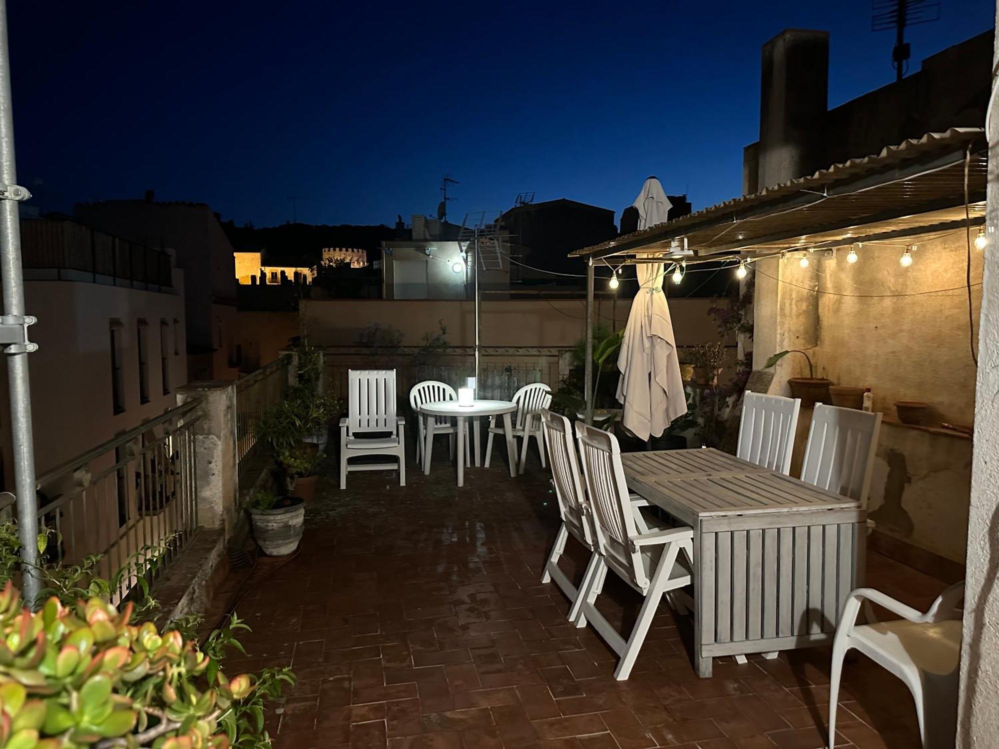 Notaria-Apartamento Y Estudio En Casco Antiguo, Al Lado De Playa, Rambla Y Monasterio, Con Acceso A Terraza Ajardinada Sant Feliu de Guíxols Luaran gambar