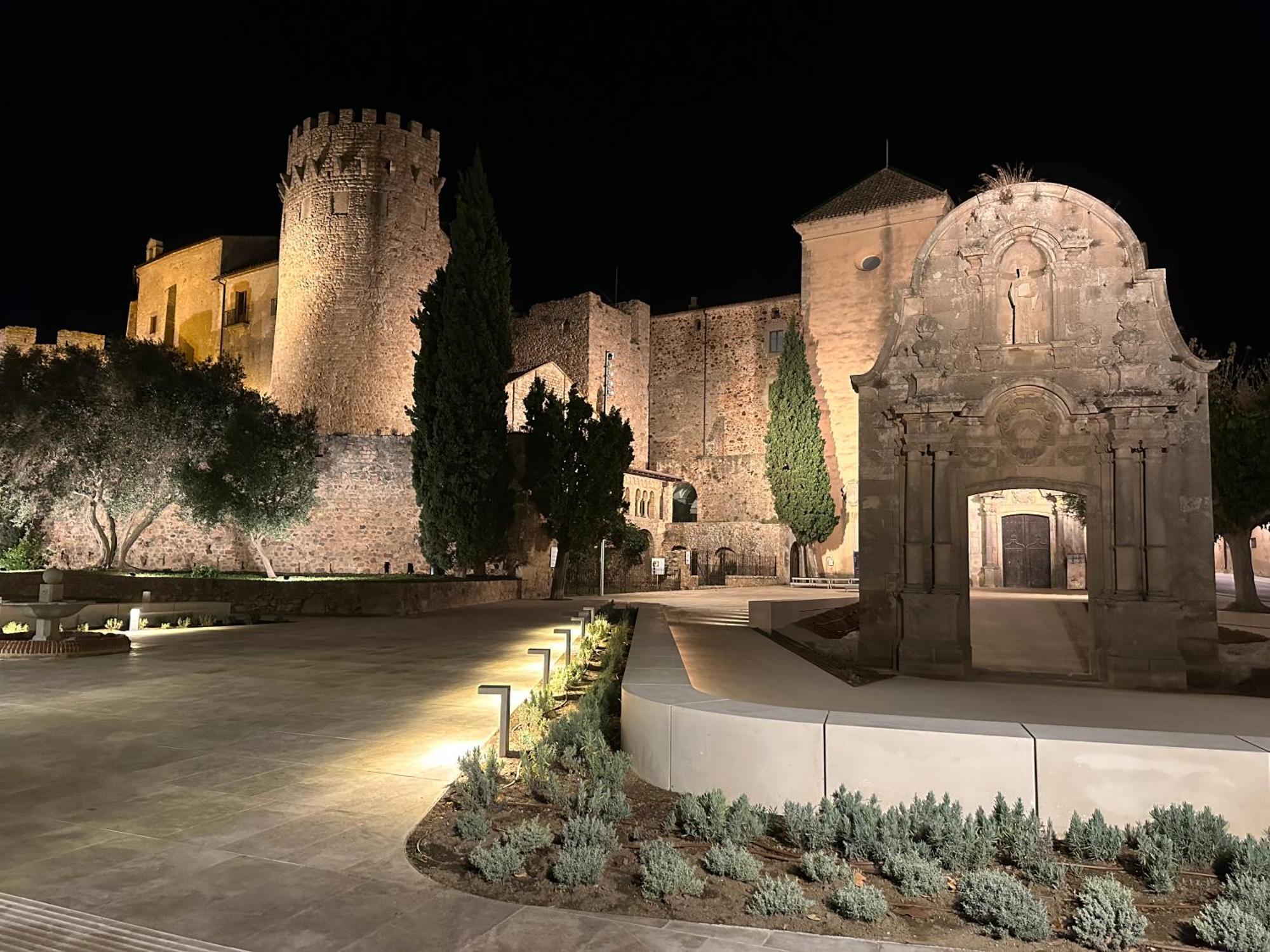 Notaria-Apartamento Y Estudio En Casco Antiguo, Al Lado De Playa, Rambla Y Monasterio, Con Acceso A Terraza Ajardinada Sant Feliu de Guíxols Luaran gambar
