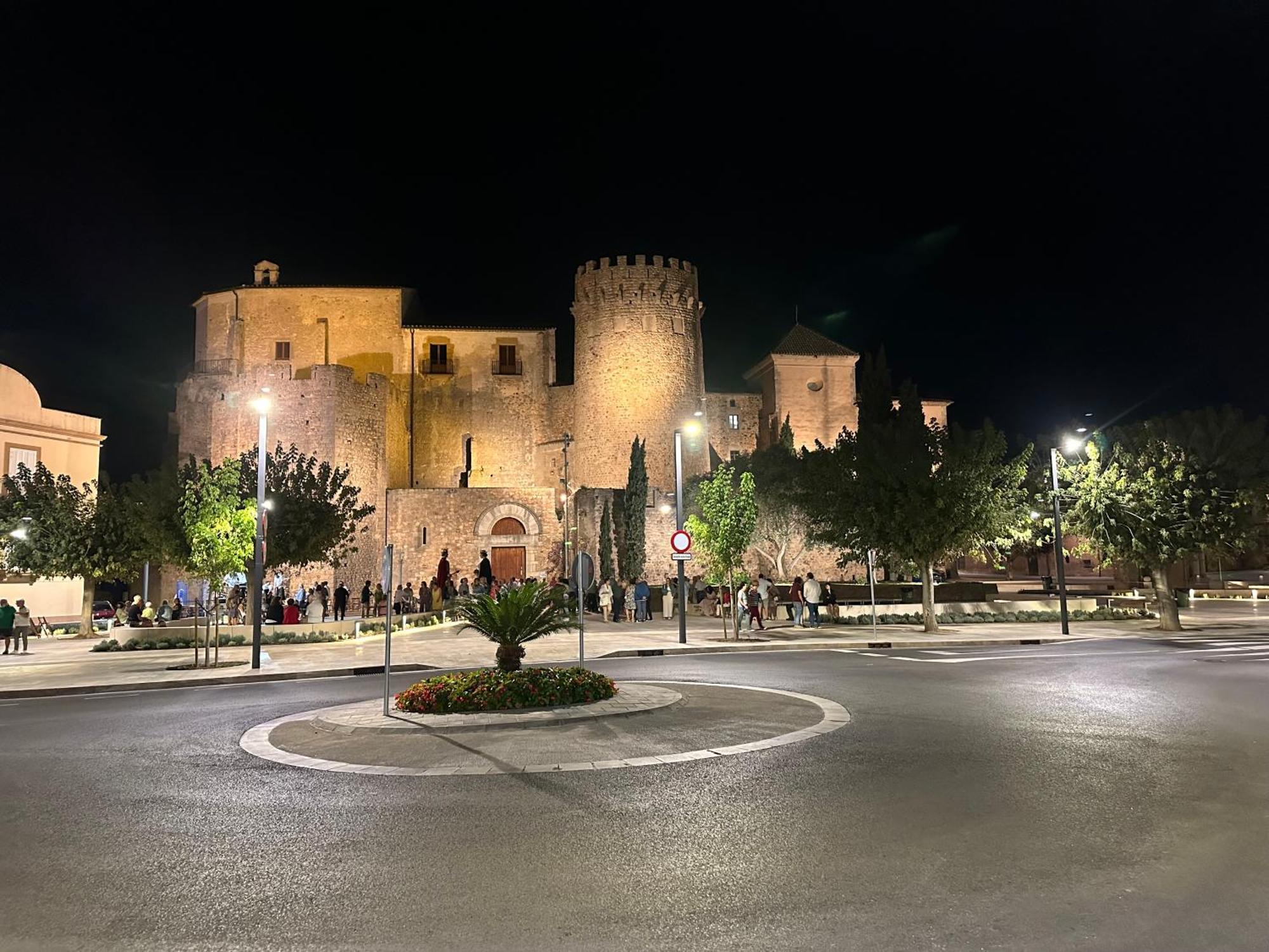Notaria-Apartamento Y Estudio En Casco Antiguo, Al Lado De Playa, Rambla Y Monasterio, Con Acceso A Terraza Ajardinada Sant Feliu de Guíxols Luaran gambar