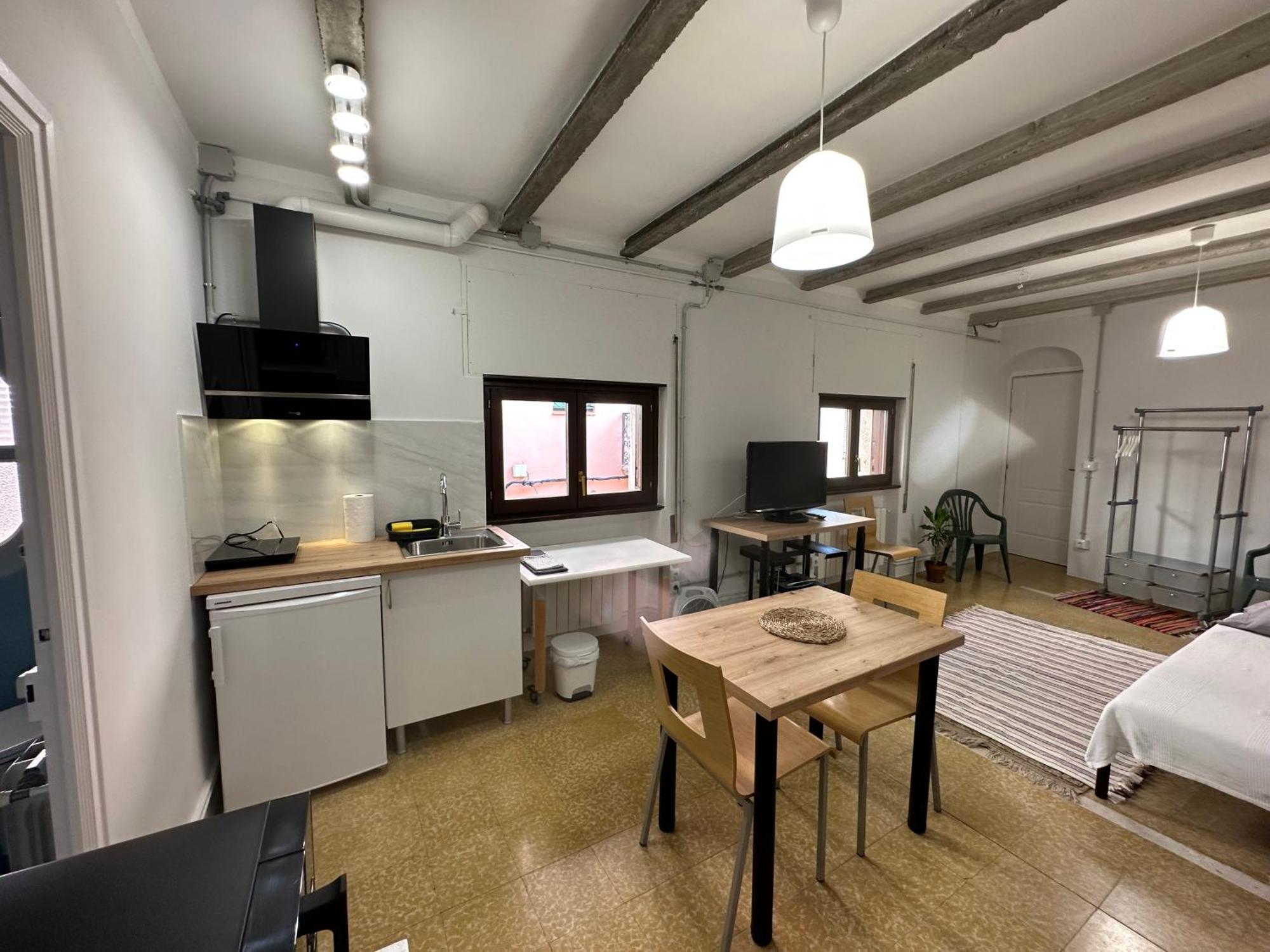 Notaria-Apartamento Y Estudio En Casco Antiguo, Al Lado De Playa, Rambla Y Monasterio, Con Acceso A Terraza Ajardinada Sant Feliu de Guíxols Luaran gambar