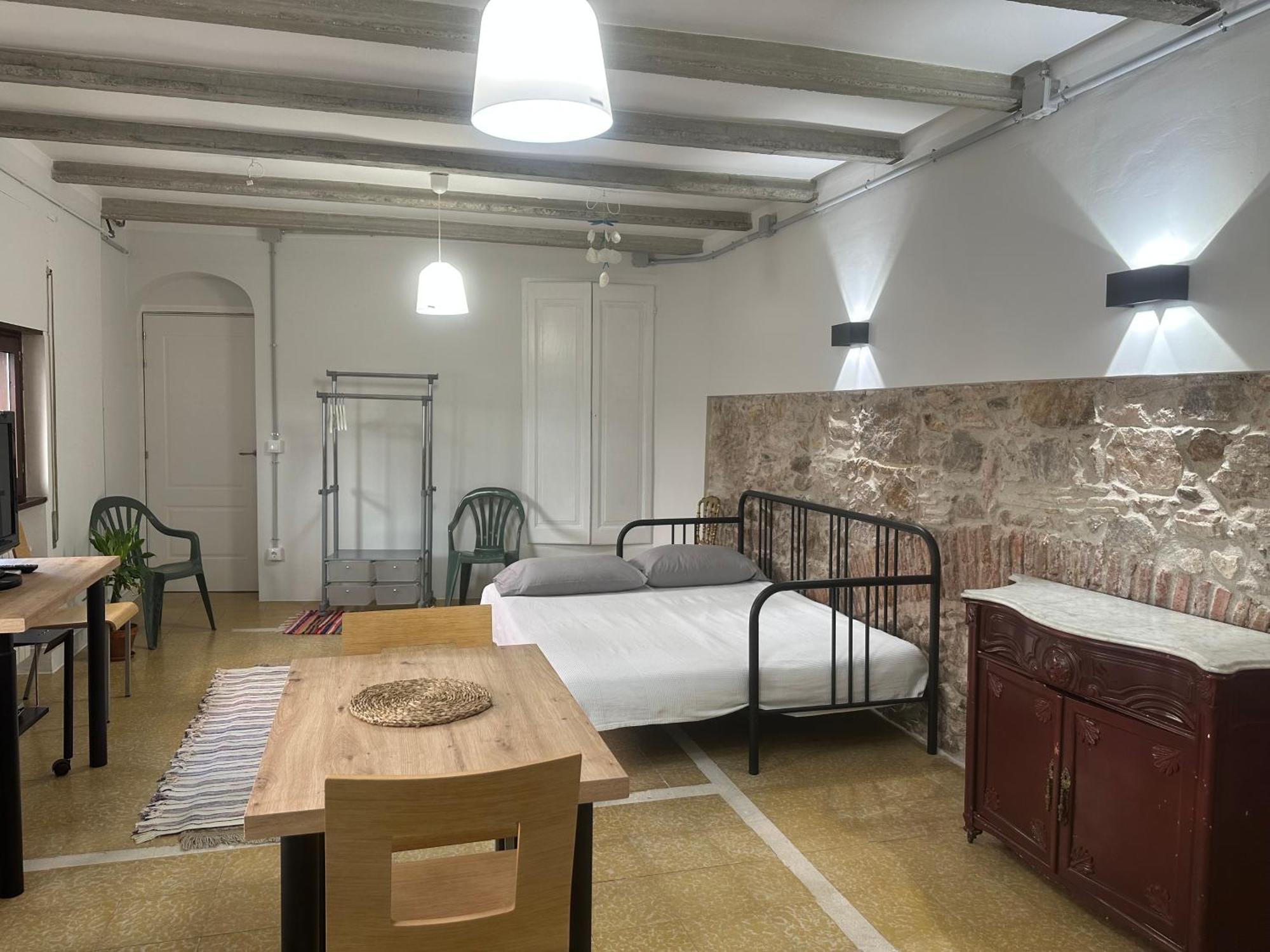 Notaria-Apartamento Y Estudio En Casco Antiguo, Al Lado De Playa, Rambla Y Monasterio, Con Acceso A Terraza Ajardinada Sant Feliu de Guíxols Luaran gambar
