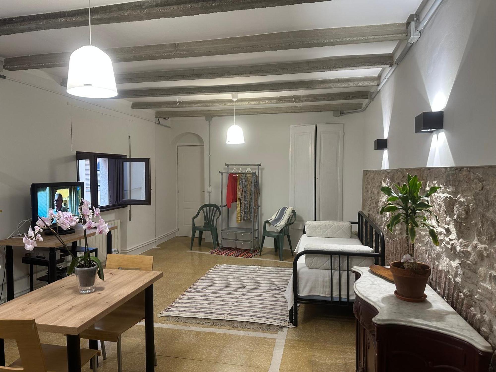 Notaria-Apartamento Y Estudio En Casco Antiguo, Al Lado De Playa, Rambla Y Monasterio, Con Acceso A Terraza Ajardinada Sant Feliu de Guíxols Luaran gambar