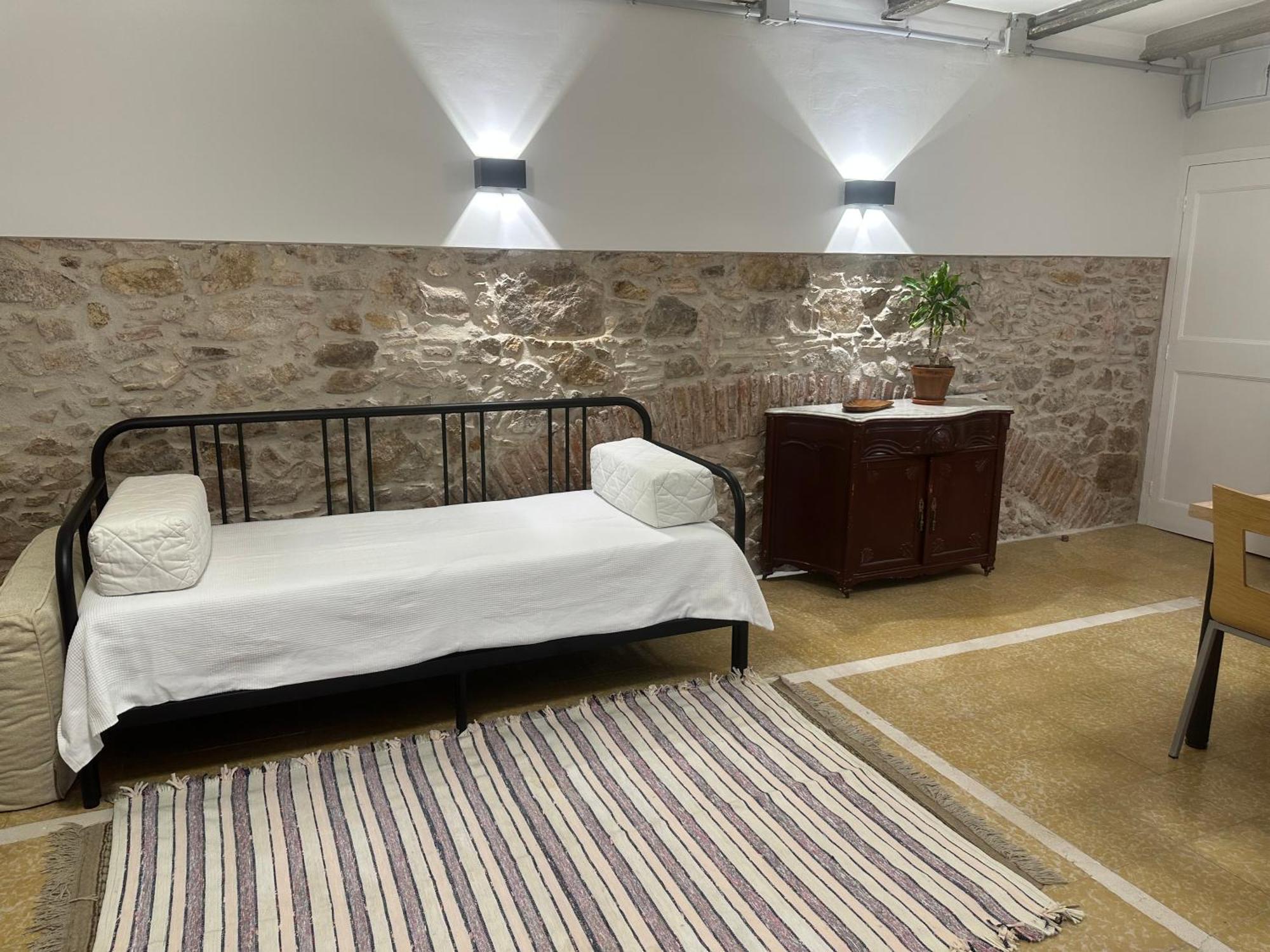 Notaria-Apartamento Y Estudio En Casco Antiguo, Al Lado De Playa, Rambla Y Monasterio, Con Acceso A Terraza Ajardinada Sant Feliu de Guíxols Luaran gambar