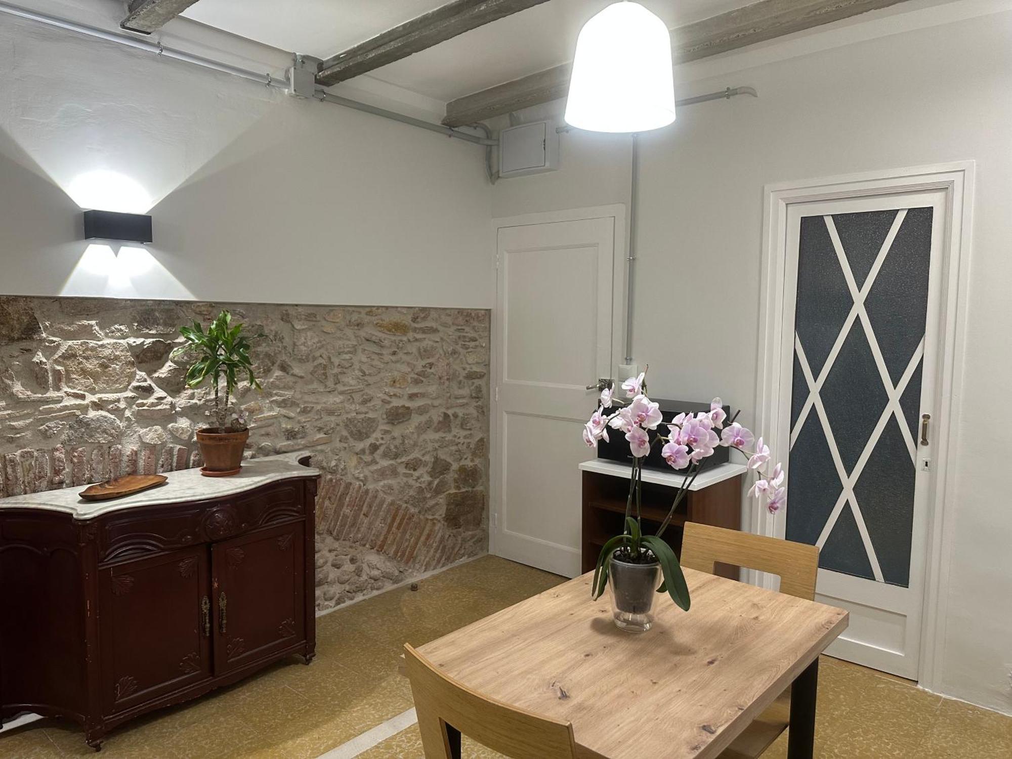 Notaria-Apartamento Y Estudio En Casco Antiguo, Al Lado De Playa, Rambla Y Monasterio, Con Acceso A Terraza Ajardinada Sant Feliu de Guíxols Luaran gambar
