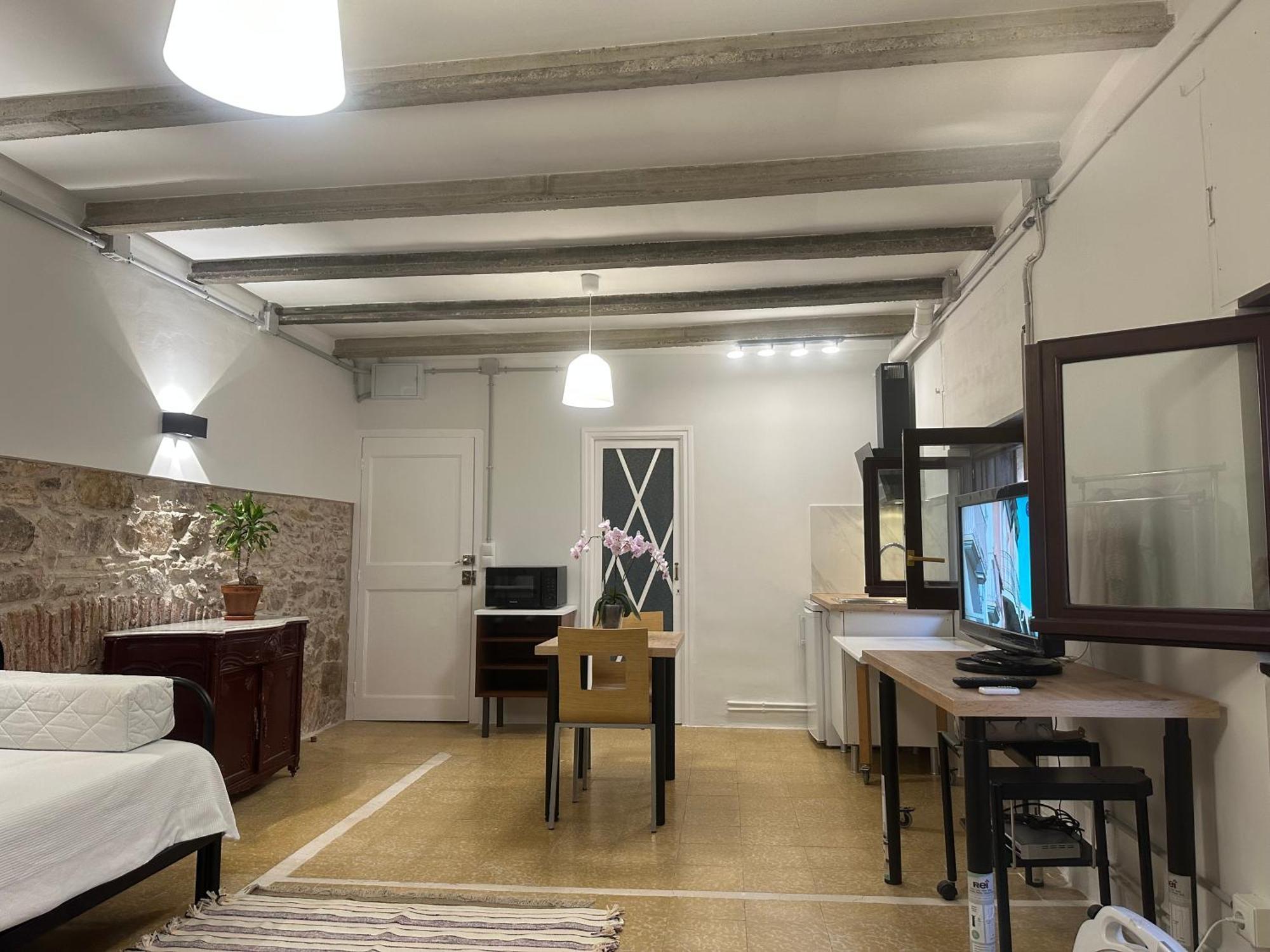 Notaria-Apartamento Y Estudio En Casco Antiguo, Al Lado De Playa, Rambla Y Monasterio, Con Acceso A Terraza Ajardinada Sant Feliu de Guíxols Luaran gambar